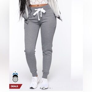 NWT Fashion Nova Relaxed Vibe Jogger large Heather grey